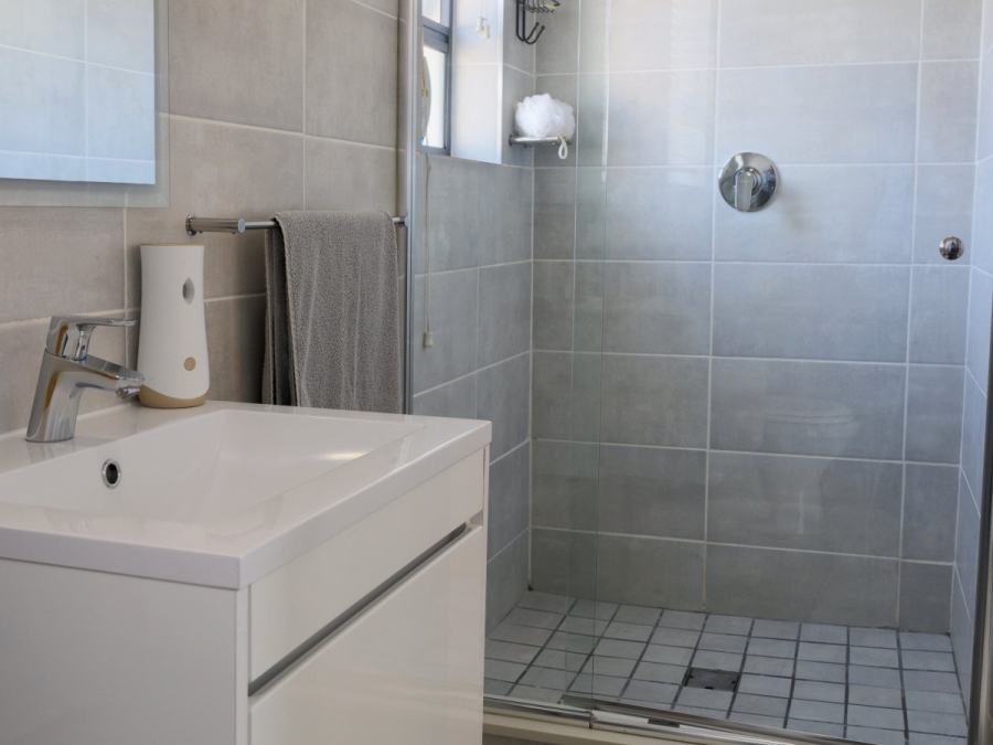 2 Bedroom Property for Sale in De Zicht Estate Western Cape